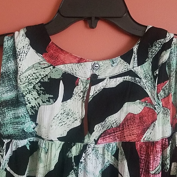 Practically new Lauren Conrad top - Picture 3 of 4